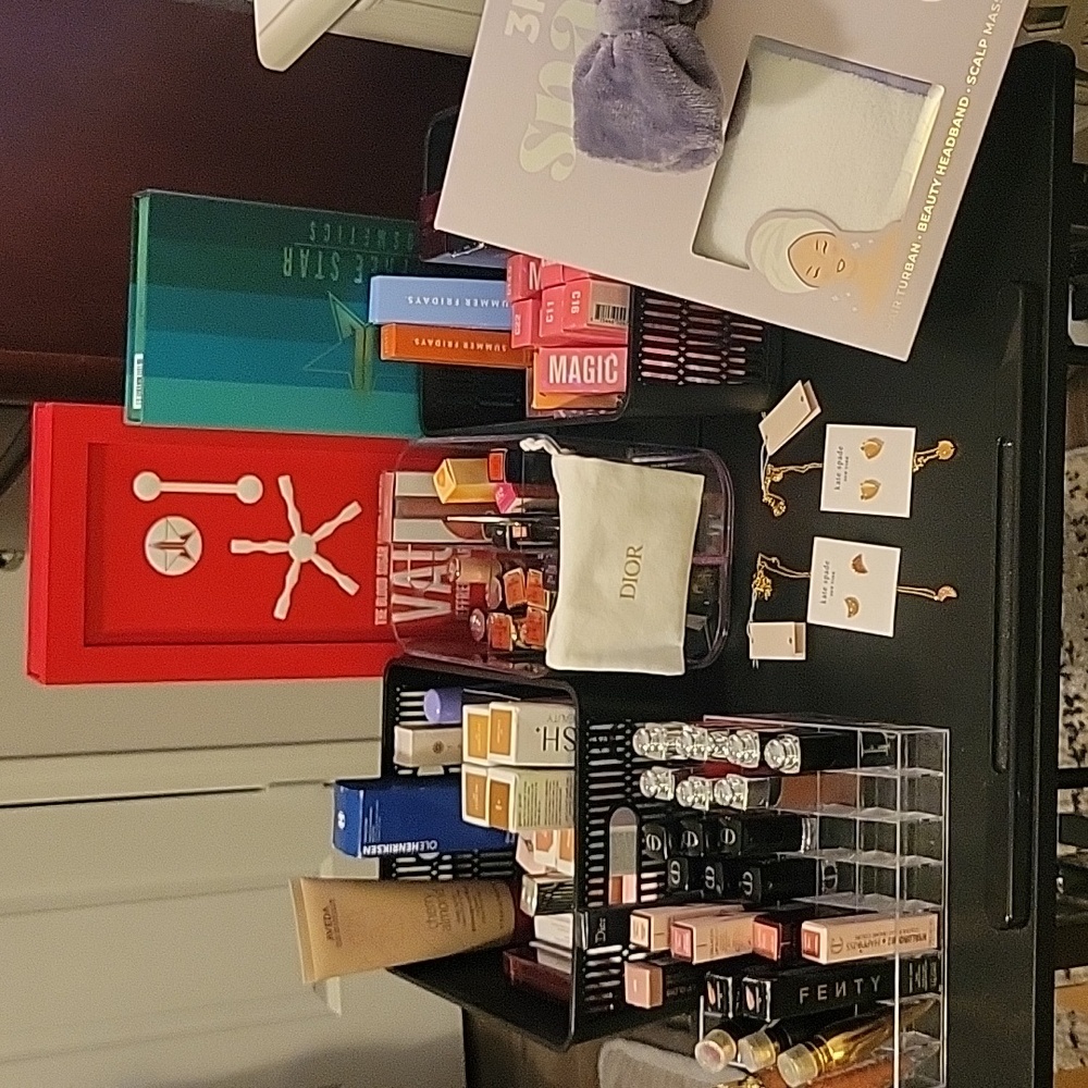 📦 Beauty Care/ Makeup Bundle Box 📦